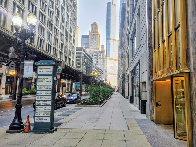 111 N Wabash Ave, Chicago, IL for lease Building Photo- Image 1 of 17