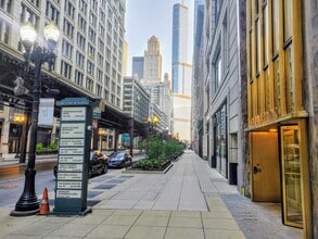 111 N Wabash Ave, Chicago, IL for lease Building Photo- Image 1 of 17