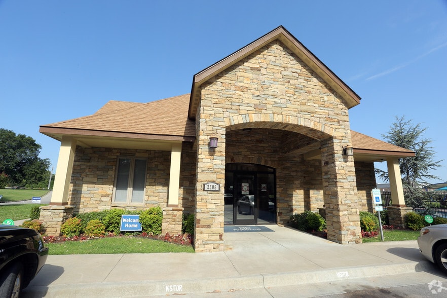 2505 E 88th St, Tulsa, OK à vendre - Photo du bâtiment - Image 3 de 41