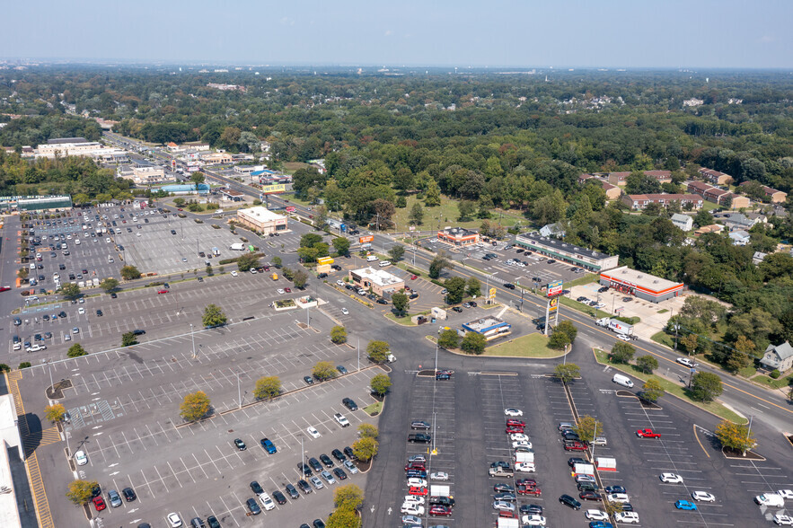 239-249 White Horse Pike, Lawnside, NJ for lease - Building Photo - Image 3 of 12