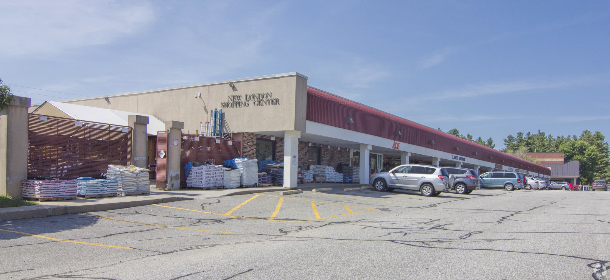 257-277 Newport Rd, New London, NH for lease Primary Photo- Image 1 of 7