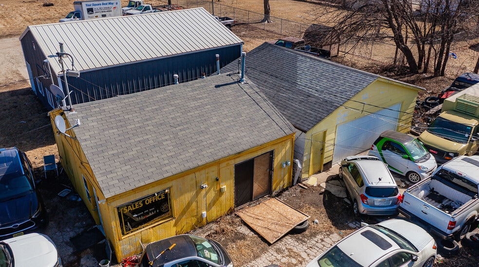 325-355 NE Broadway Avenue, Des Moines, IA à vendre - Photo du bâtiment - Image 3 de 4