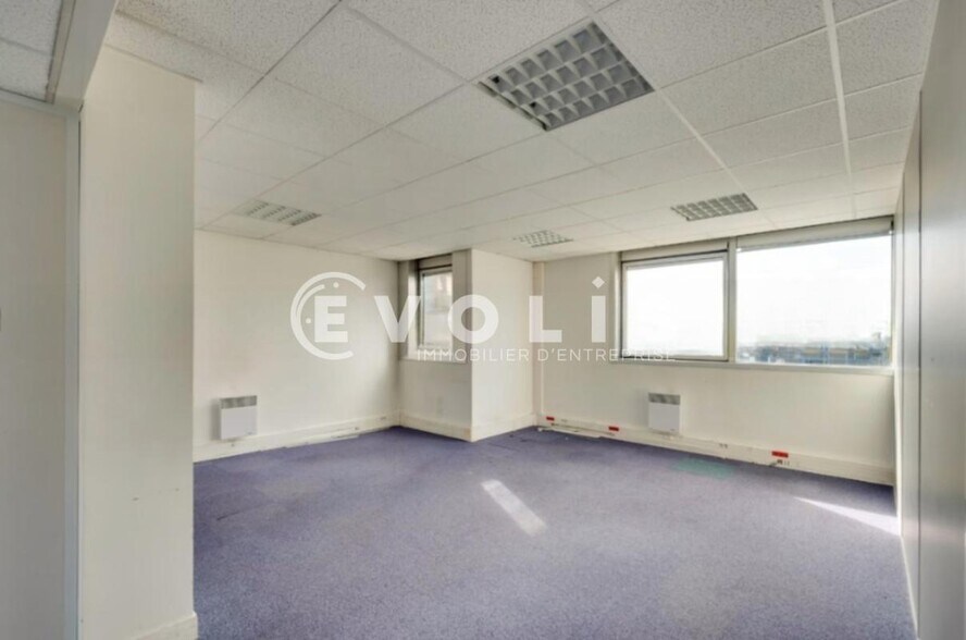 Industrial in Noisy-le-Grand for lease - Interior Photo - Image 2 of 7