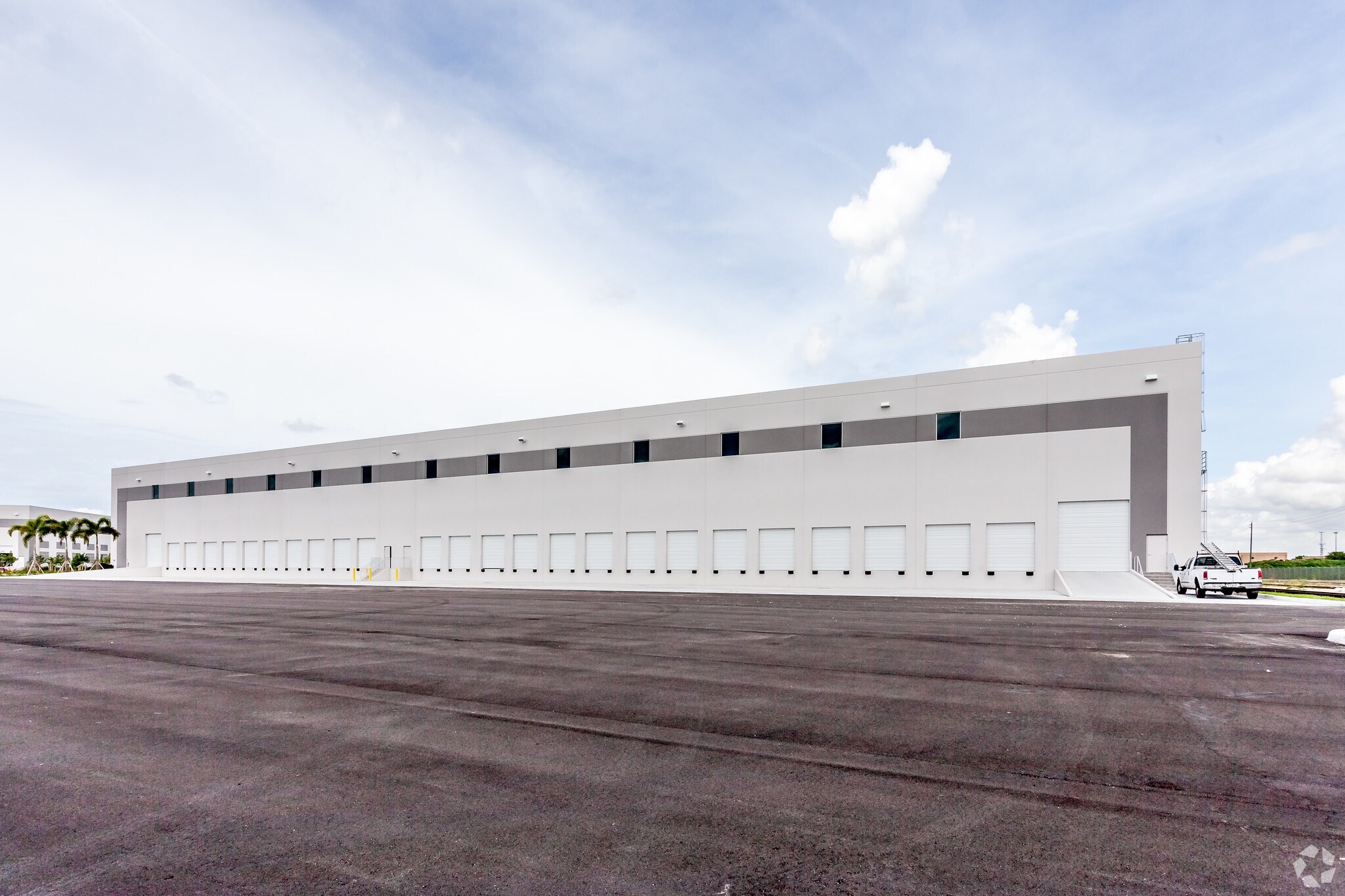 11001 NW 124th St, Medley, FL à vendre Photo du bâtiment- Image 1 de 1