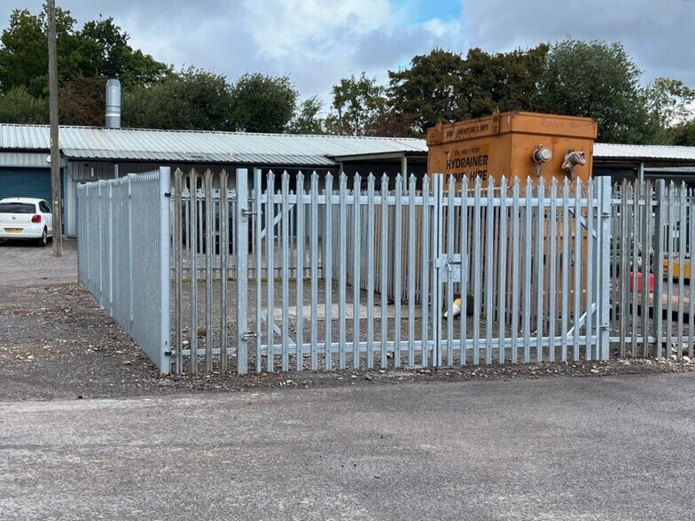 Pynes Hl, Exeter à louer - Photo du bâtiment - Image 3 de 4