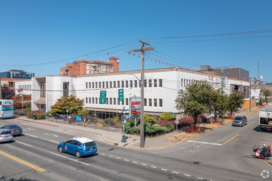 2621-2629 Douglas St, Victoria, BC for lease - Building Photo - Image 3 of 5