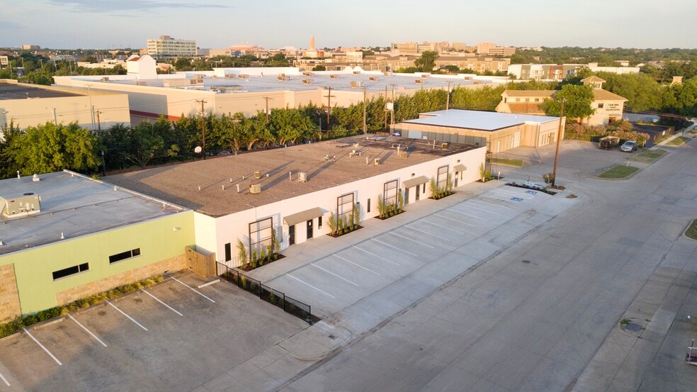 2529 Weisenberger St, Fort Worth, TX for lease - Building Photo - Image 2 of 15