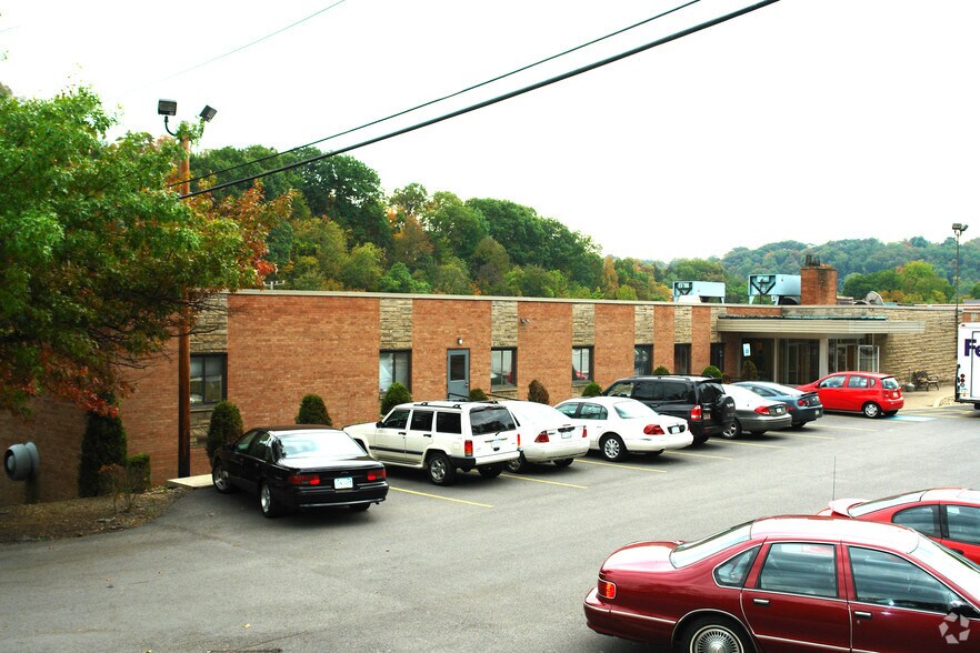 4725 McKnight Rd, Pittsburgh, PA à louer - Photo du bâtiment - Image 2 de 4