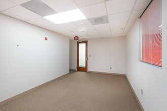 1800 Alexander Bell Dr, Reston, VA à louer Photo intérieure- Image 2 de 5