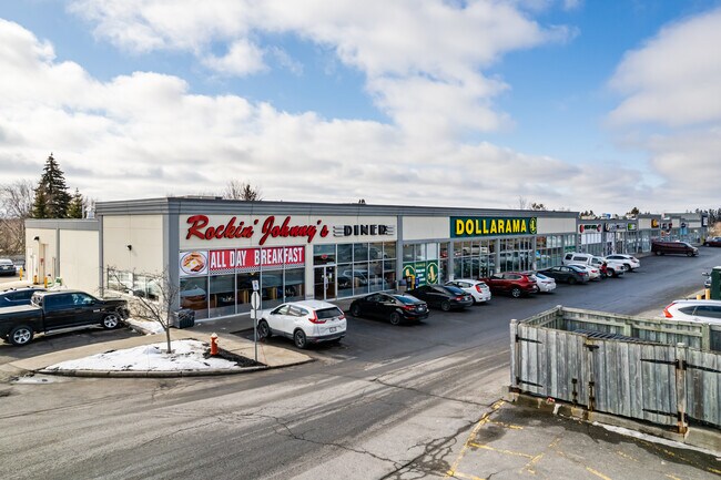 Plus de détails pour 484-486 Hazeldean Rd, Ottawa, ON - Bureau/Commerce de détail, Commerce de détail à louer