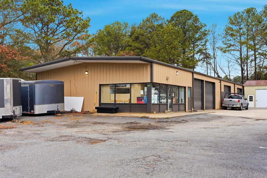 961 Shallowford Rd NE, Kennesaw, GA à vendre - Photo du bâtiment - Image 3 de 32
