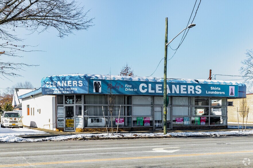 25 Nassau Blvd, West Hempstead, NY à vendre - Photo du bâtiment - Image 2 de 5
