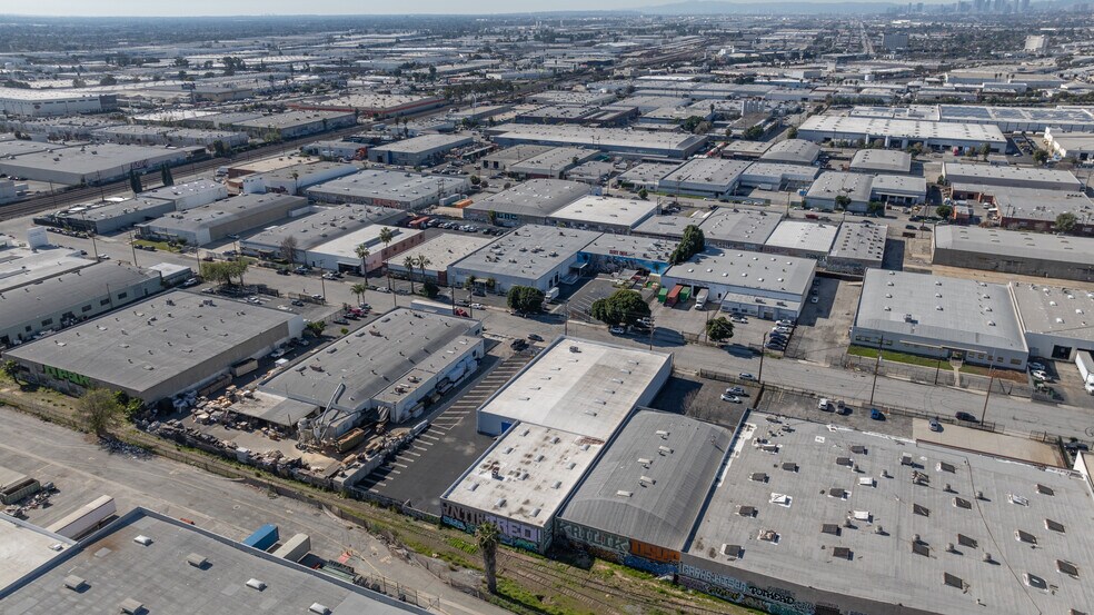 2854-2856 Supply Ave, Commerce, CA à vendre - Photo du bâtiment - Image 3 de 11