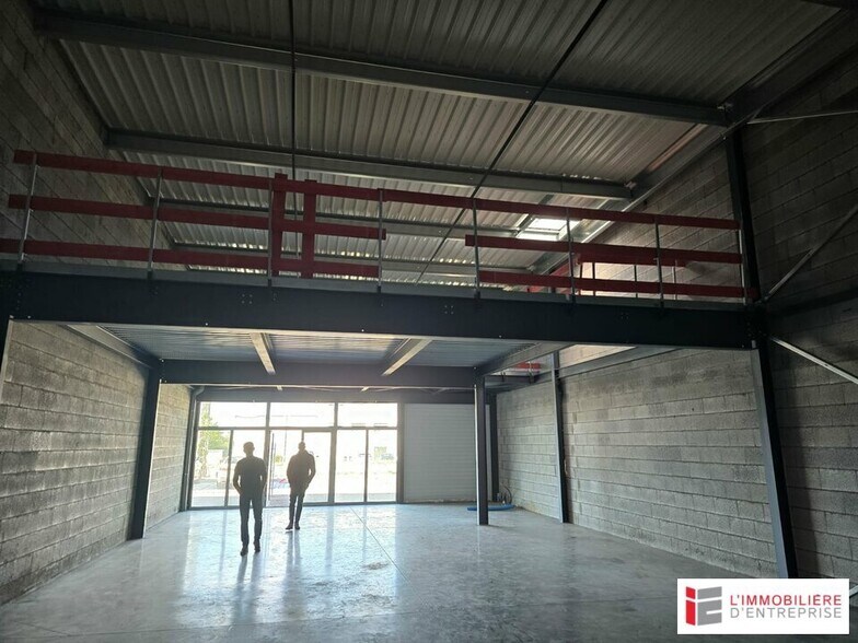 Retail in Rennes for lease - Interior Photo - Image 3 of 5