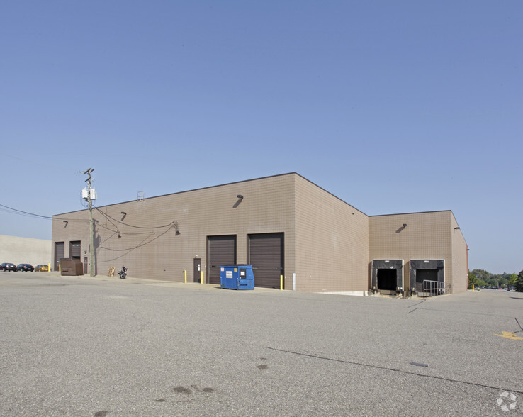 31555 Industrial Rd, Livonia, MI à louer - Photo du b timent - Image 2 de 3