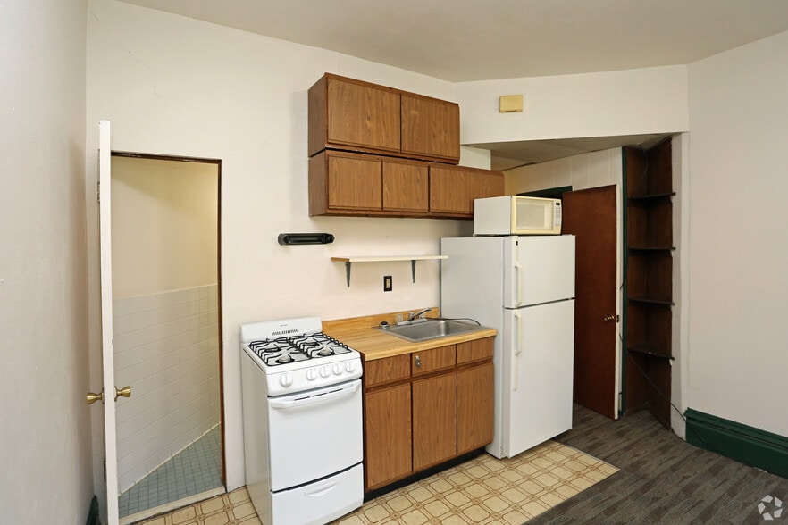 105 1/2 State St, Madison, WI for sale - Interior Photo - Image 3 of 14