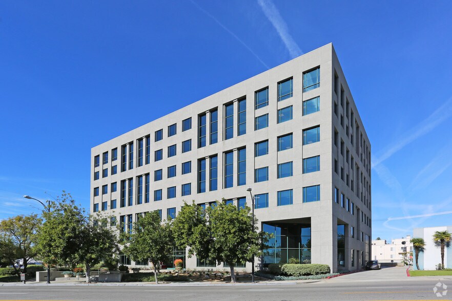 2411 W Olive Ave, Burbank, CA for lease - Building Photo - Image 1 of 5