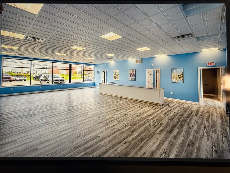 2540 Hamburg Tpke, Lackawanna, NY à louer - Photo du bâtiment - Image 3 de 6