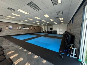 6950 Park Blvd, Pinellas Park, FL for lease Interior Photo- Image 2 of 4