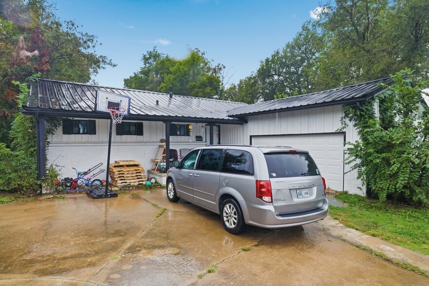 Bartlesville, OK Multi Asset Portfolio portfolio of 11 properties for sale on LoopNet.ca - Building Photo - Image 3 of 12