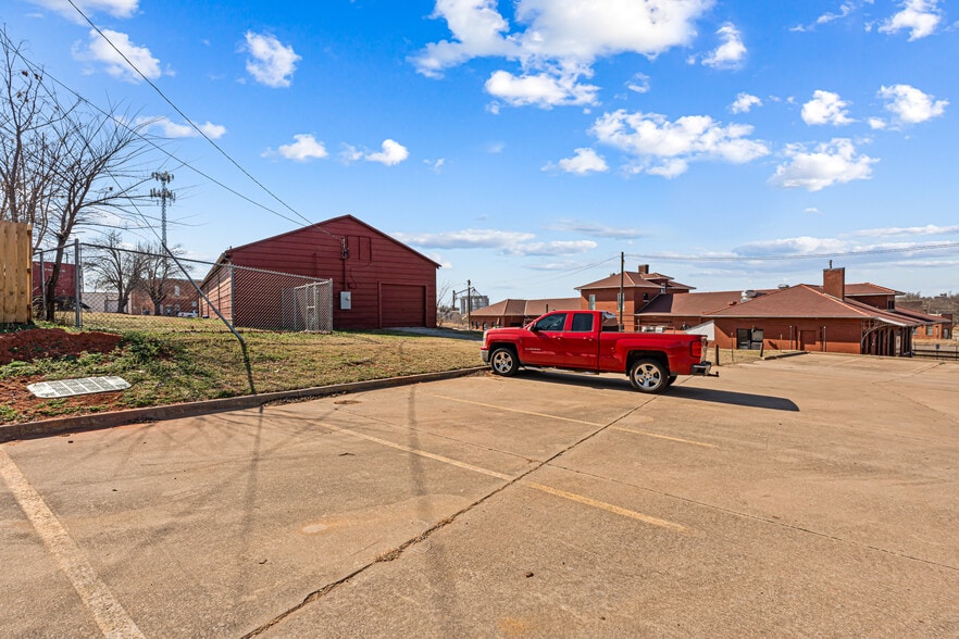 410 W Harrison Ave, Guthrie, OK for sale - Building Photo - Image 3 of 40