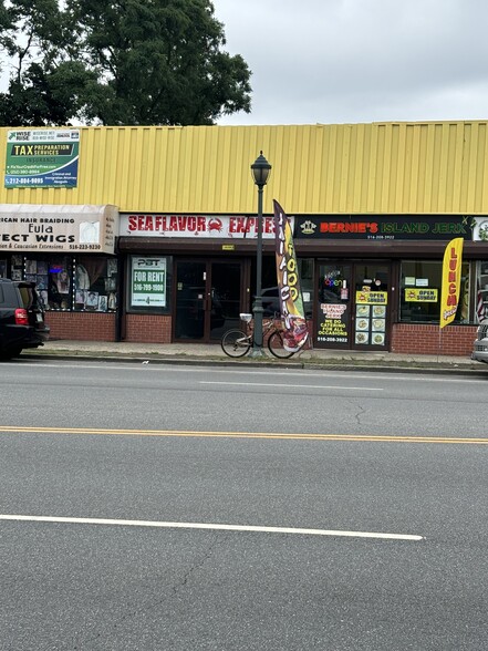 338-350 Nassau Rd, Roosevelt, NY for lease - Building Photo - Image 1 of 6