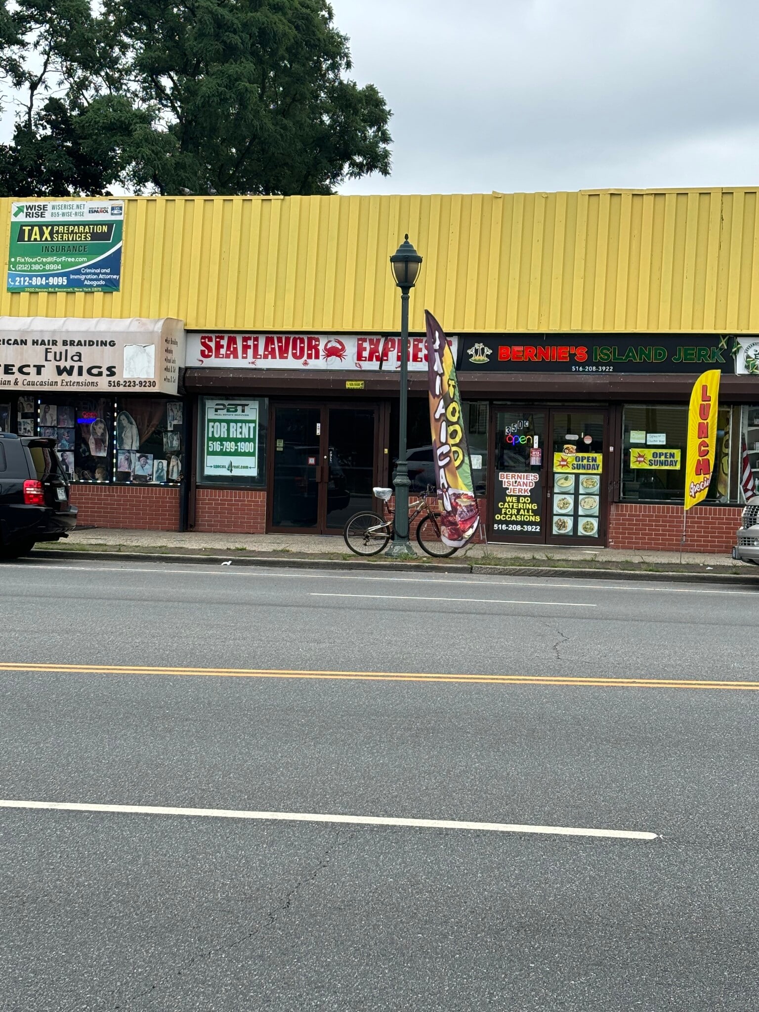 338-350 Nassau Rd, Roosevelt, NY à louer Photo du bâtiment- Image 1 de 7