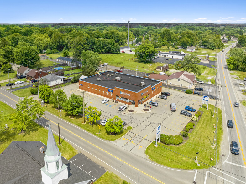 5001 Mahoning Ave NW, Warren, OH à louer - Photo du bâtiment - Image 2 de 4