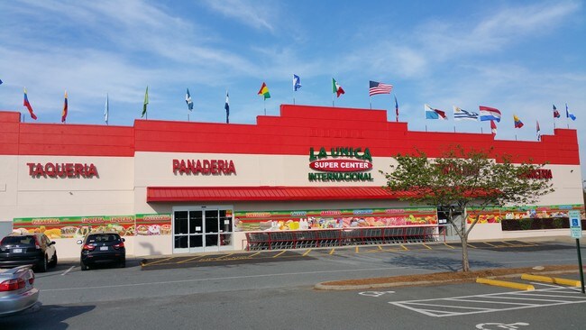 Plus de détails pour 5301-5323 E Independence Blvd, Charlotte, NC - Commerce de détail à louer