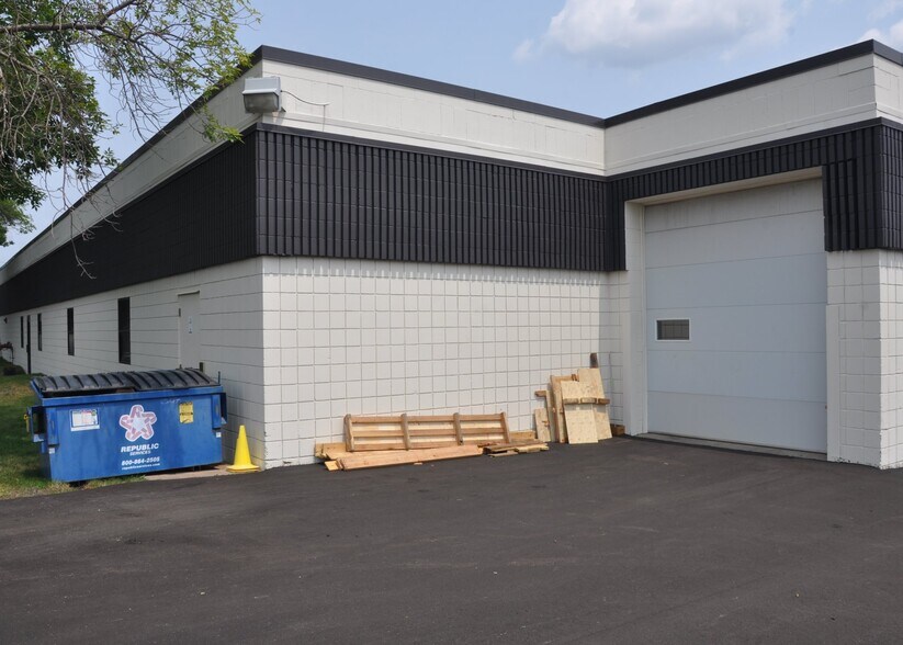 1418 5th St S, Hopkins, MN à vendre - Photo du bâtiment - Image 3 de 19