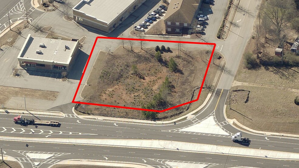 5220 Lanier Island Pky, Buford, GA à louer - Photo principale - Image 2 de 7