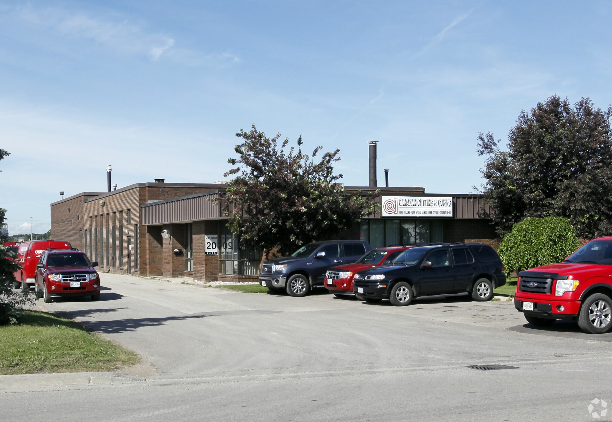 5220 Bradco Blvd, Mississauga, ON à vendre Photo principale- Image 1 de 1