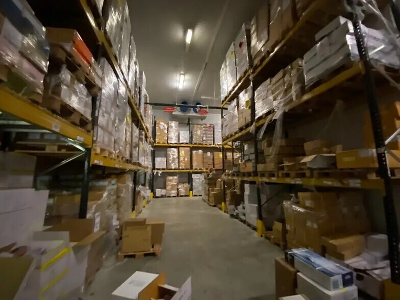 Industrial in Gennevilliers for lease - Interior Photo - Image 3 of 4