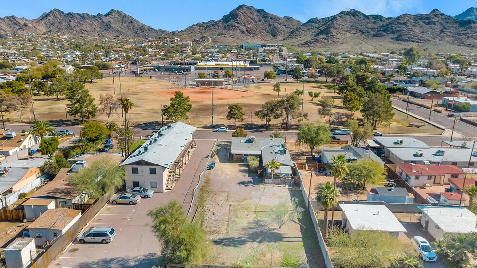 8916 N 11th St, Phoenix, AZ à vendre - Photo du bâtiment - Image 3 de 32