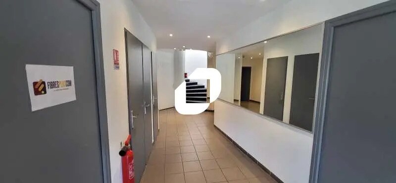 Office in Mérignac for lease - Interior Photo - Image 2 of 7