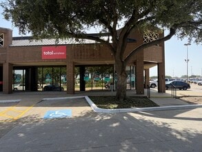 2596 E Arkansas Ln, Arlington, TX à louer Photo intérieure- Image 2 de 3