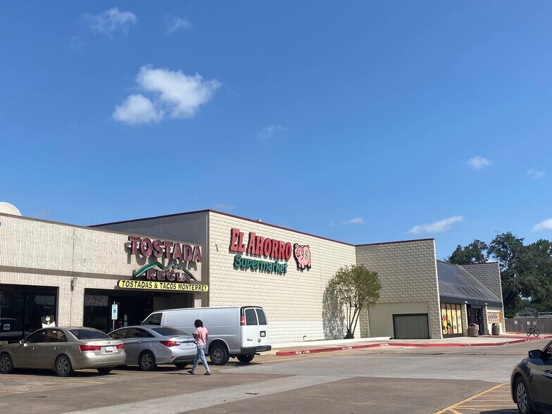 6729-6747 Airline Dr, Houston, TX à louer - Photo du bâtiment - Image 3 de 3