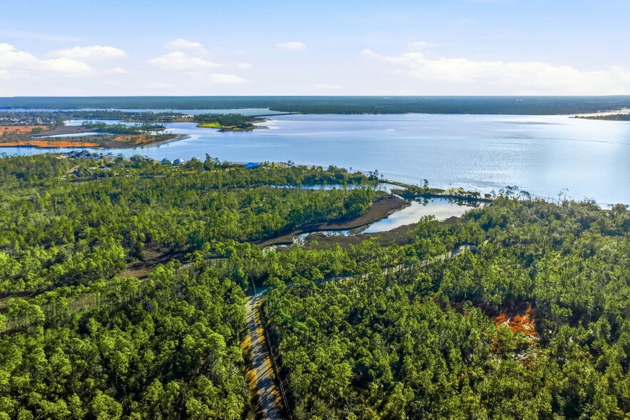 Daffin Lake Rd, Panama City, FL à vendre - Photo du bâtiment - Image 2 de 23