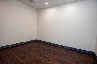 1420-1426 E Bradford Pky, Springfield, MO for lease Interior Photo- Image 1 of 3