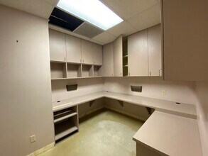 2004 Fox Dr, Champaign, IL à vendre Photo du bâtiment- Image 1 de 8