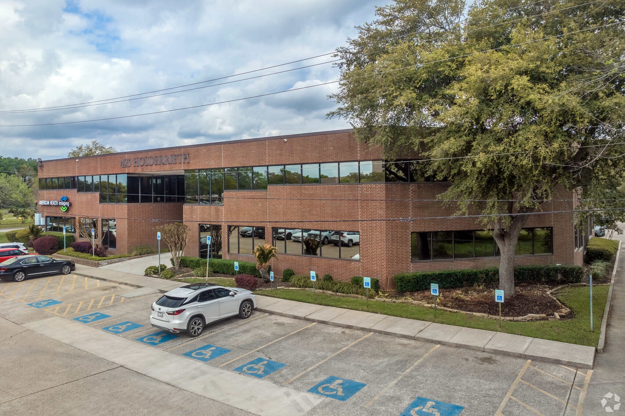 425 Holderrieth Blvd, Tomball, TX for lease Primary Photo- Image 1 of 11