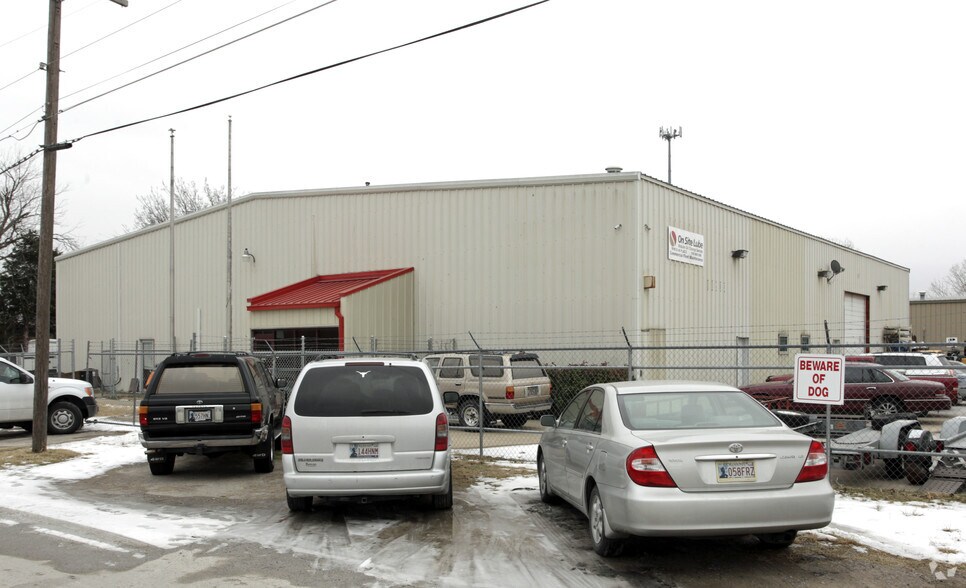 10110 E 46th Pl, Tulsa, OK à louer - Photo du bâtiment - Image 2 de 15