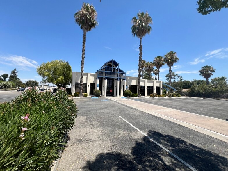 4625 Ming Ave, Bakersfield, CA for lease - Building Photo - Image 3 of 13