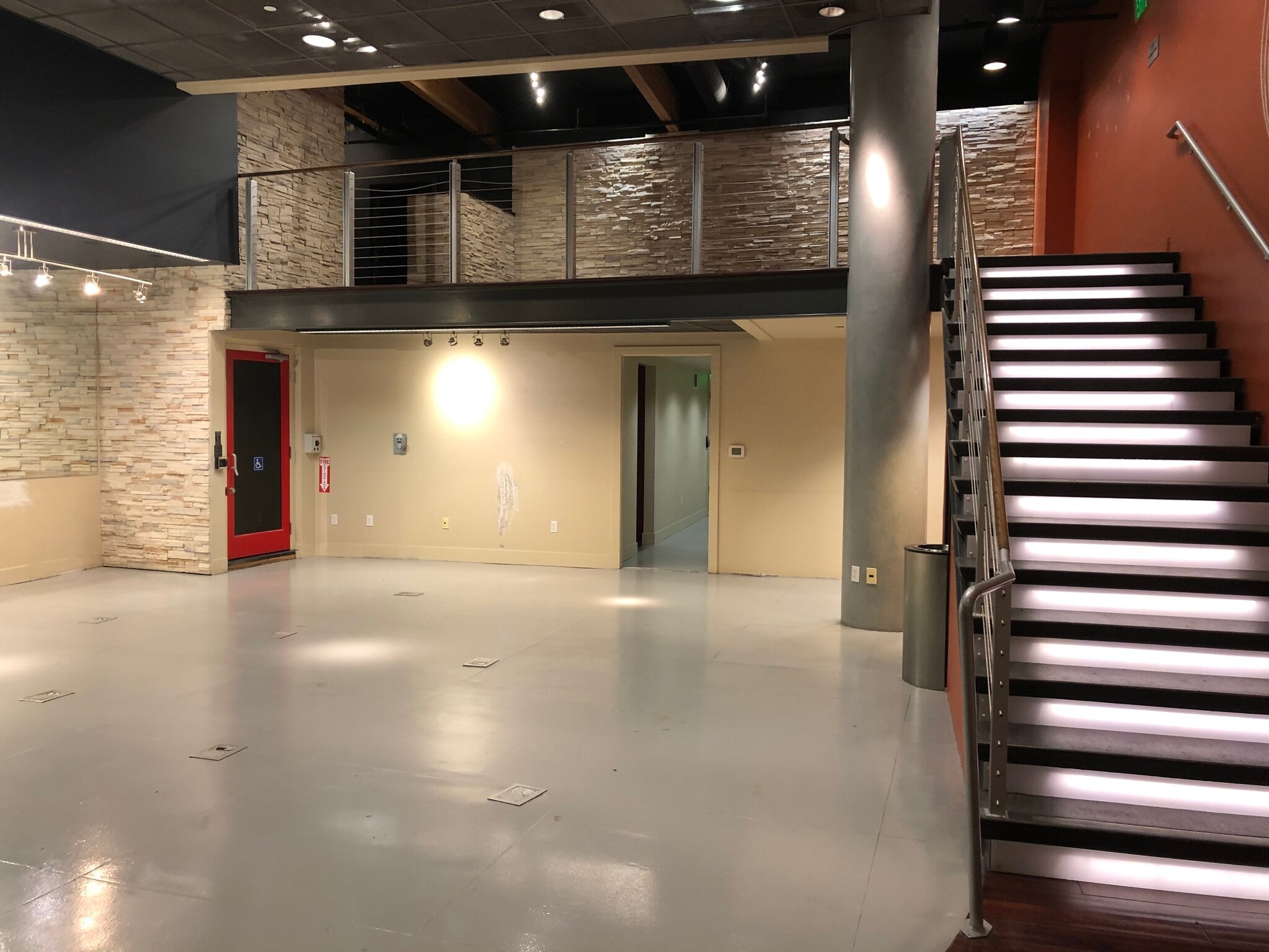 101 E Vineyard Ave, Livermore, CA for lease Interior Photo- Image 1 of 10