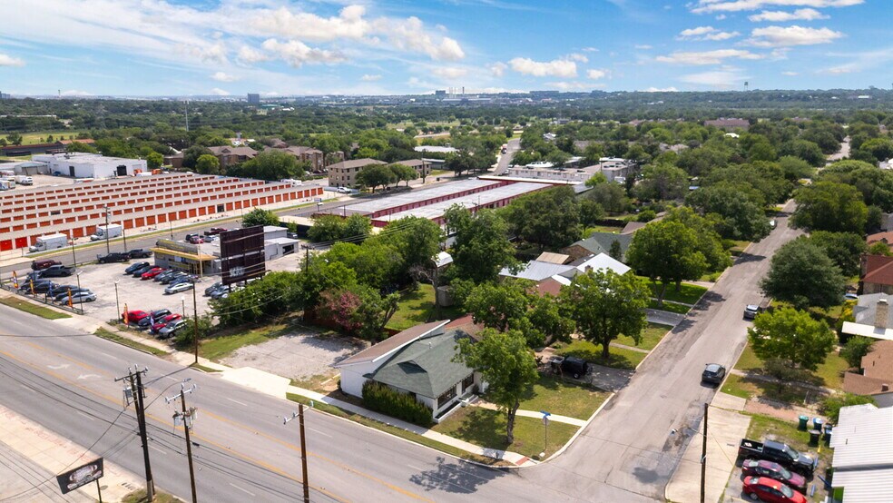5600 San Pedro Ave, San Antonio, TX à vendre - Photo du bâtiment - Image 2 de 40