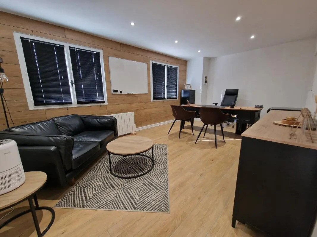 Flex in Bruges for lease Interior Photo- Image 1 of 6