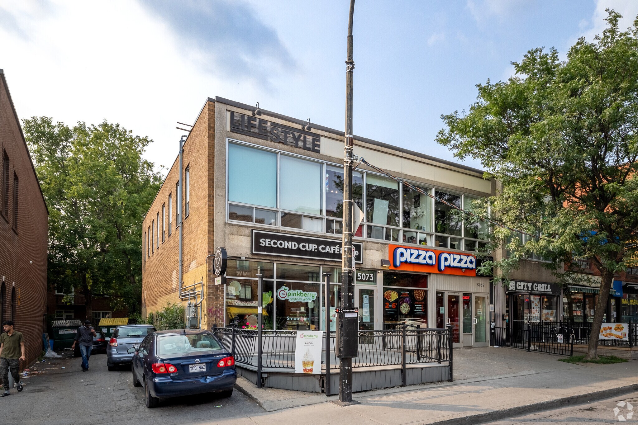 5065-5071 Ch Queen-Mary, Montréal, QC for sale Primary Photo- Image 1 of 1