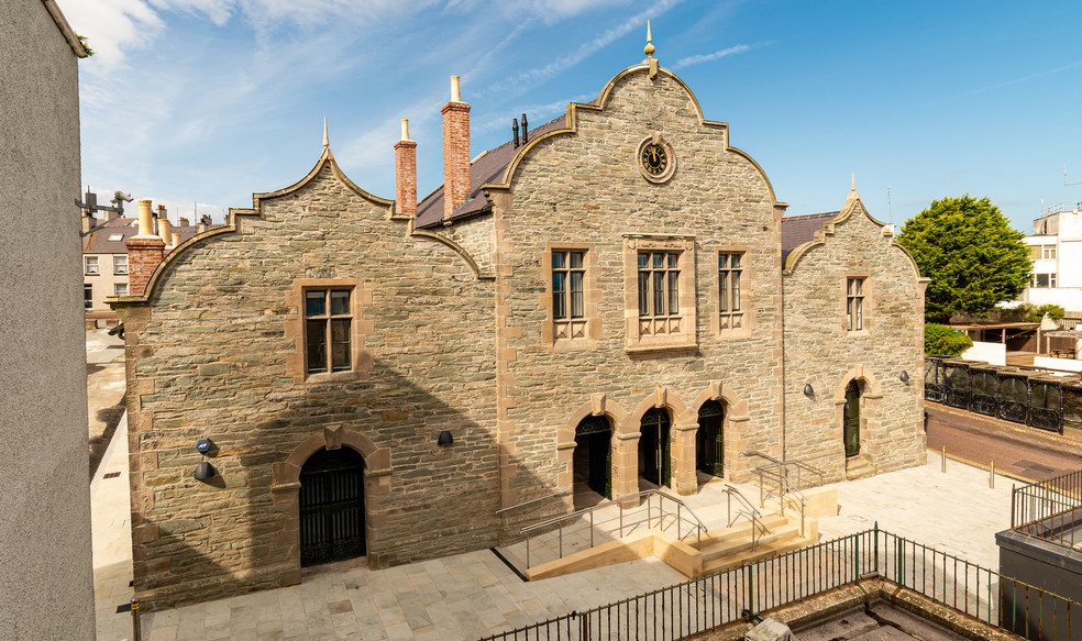 Stanley St, Holyhead à louer - Photo du bâtiment - Image 1 de 12