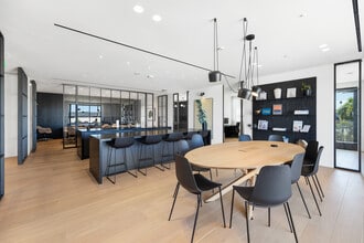 330 S Cedros Ave, Solana Beach, CA à louer Numérisation 3D de Matterport- Image 1 de 7