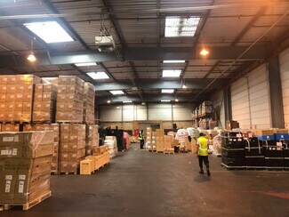 Plus de détails pour 12 Rue Eugene Pottier, MARLY-LA-VILLE - Bureau, Industriel à louer